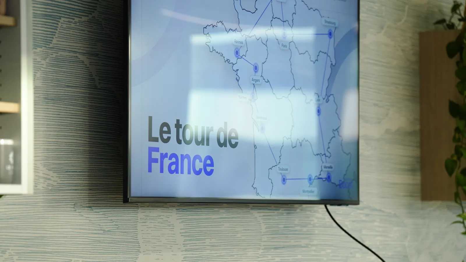 Écran affichant la carte du Tour de France Boost avec les 10 villes reliées entre elles